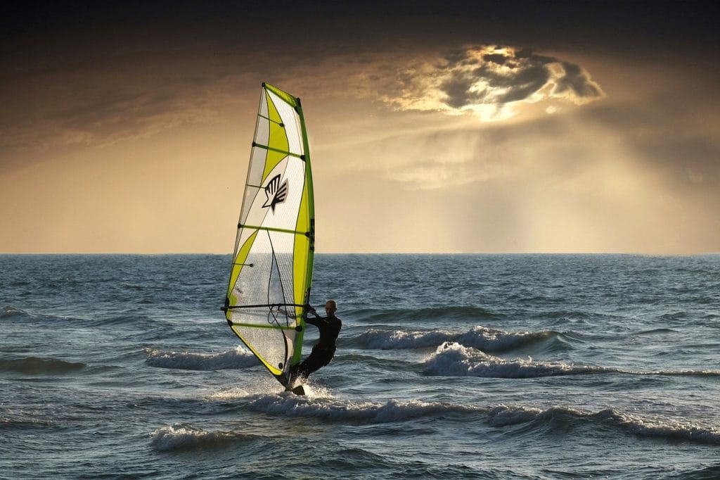 discover the thrill of surfing with our comprehensive guide. explore techniques, choose the right gear, and find the best surf spots around the world. whether you're a beginner or an experienced rider, dive into the excitement of riding the waves!