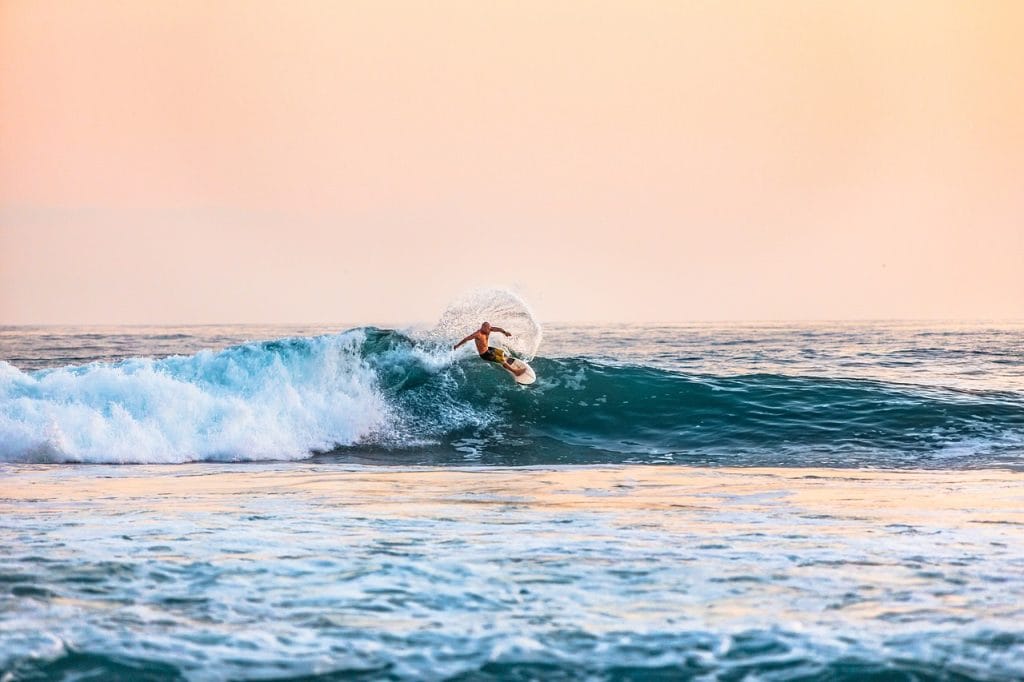discover the thrill of surfing with our expert tips, gear reviews, and destination guides. whether you're a beginner or an experienced rider, find everything you need to catch the perfect wave and embrace the ocean lifestyle.